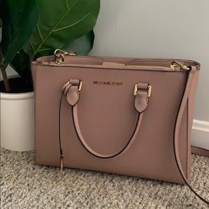 Michael Kors Hand Bag
